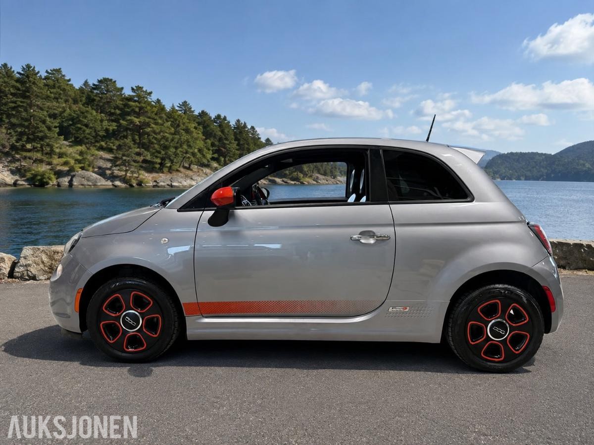 2014 Fiat 500E cruisekontroll parkeringssensor lav km 79 000km